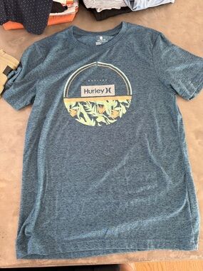 Hurley Heathered Blue Tee with Yellow Floral Circle